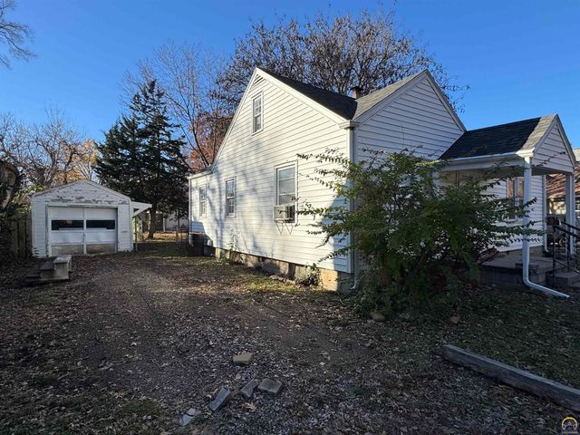 1621 SW Wayne AVE, Topeka, KS 66604