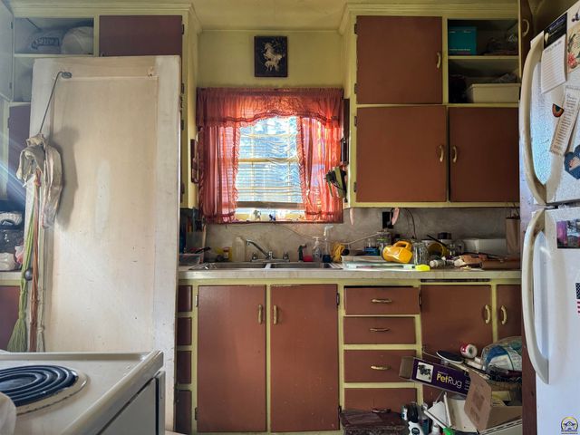 1621 SW Wayne AVE, Topeka, KS 66604