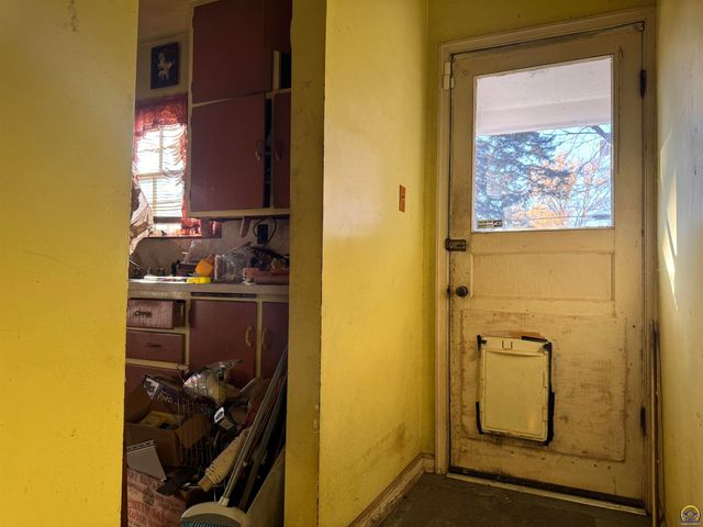 1621 SW Wayne AVE, Topeka, KS 66604