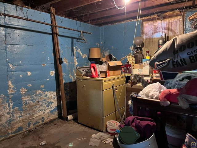 1621 SW Wayne AVE, Topeka, KS 66604