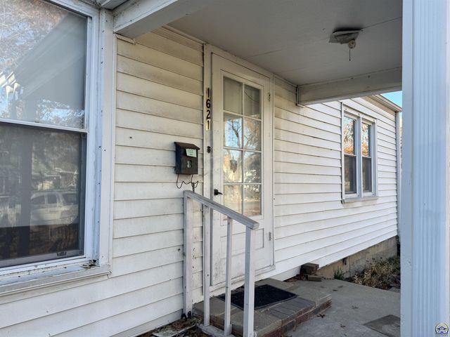 1621 SW Wayne AVE, Topeka, KS 66604