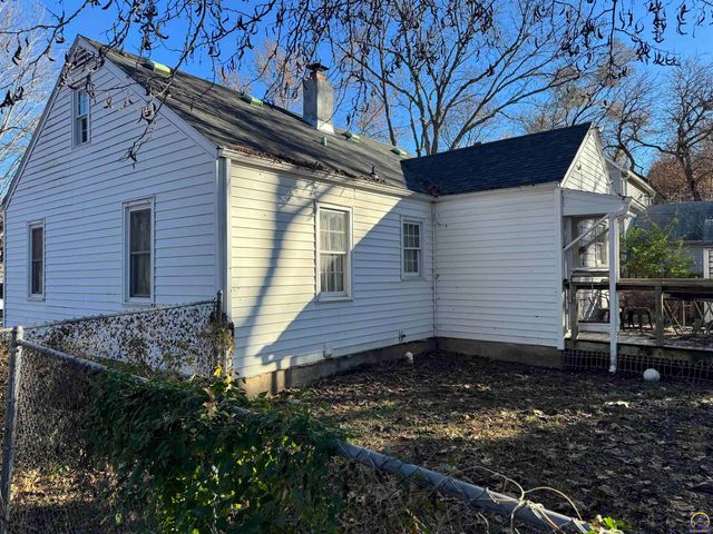 1621 SW Wayne AVE, Topeka, KS 66604