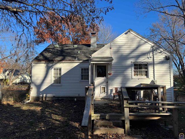 1621 SW Wayne AVE, Topeka, KS 66604