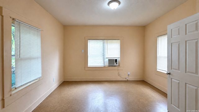 1319 Leal A, San Antonio, TX 78207