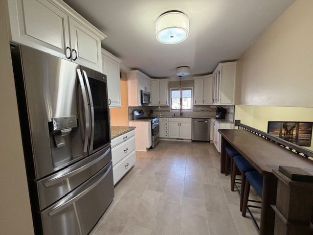 1110 Rushwood Avenue, Shorewood, IL 60404