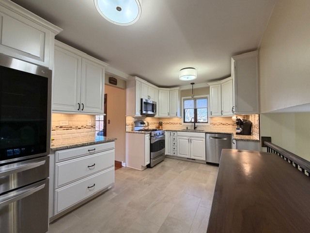 1110 Rushwood Avenue, Shorewood, IL 60404