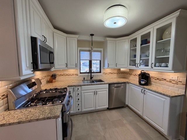 1110 Rushwood Avenue, Shorewood, IL 60404