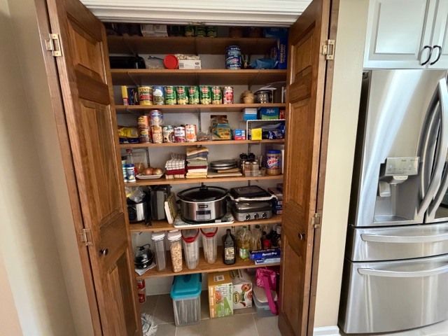 1110 Rushwood Avenue, Shorewood, IL 60404