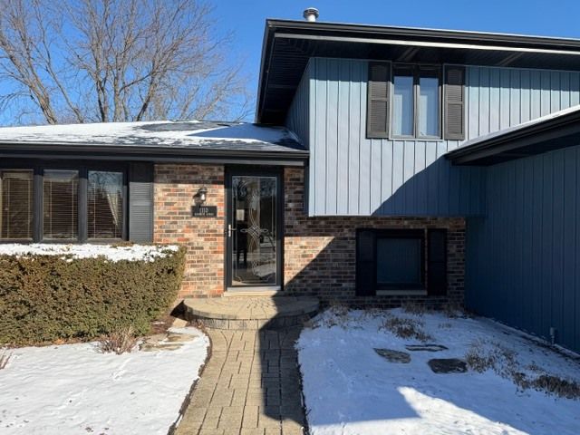 1110 Rushwood Avenue, Shorewood, IL 60404