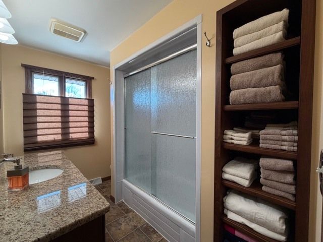 1110 Rushwood Avenue, Shorewood, IL 60404