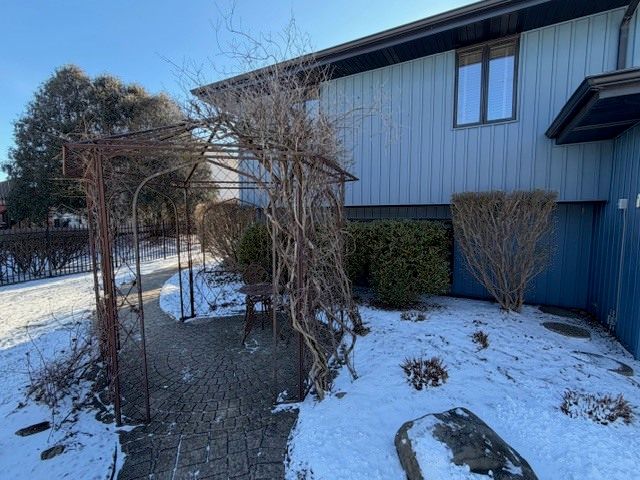 1110 Rushwood Avenue, Shorewood, IL 60404