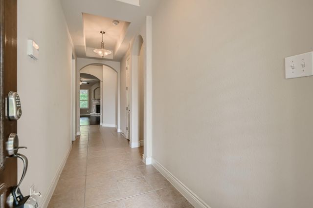 400 Entrada WAY, Round Rock, TX 78681