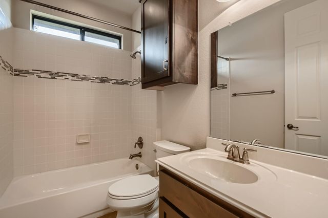 400 Entrada WAY, Round Rock, TX 78681