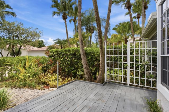 207 Woodsmuir Court, Palm Beach Gardens, FL 33418
