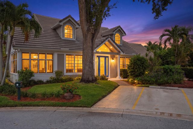 207 Woodsmuir Court, Palm Beach Gardens, FL 33418