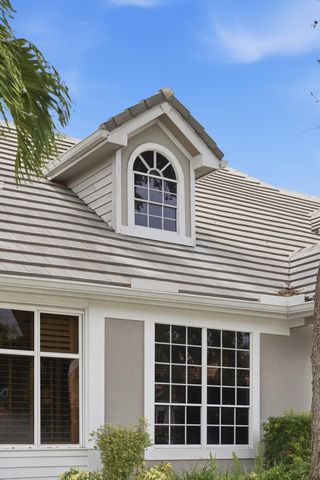 207 Woodsmuir Court, Palm Beach Gardens, FL 33418