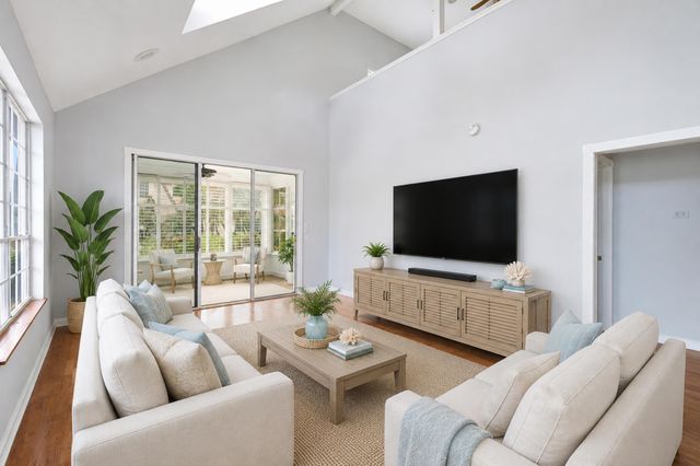 207 Woodsmuir Court, Palm Beach Gardens, FL 33418