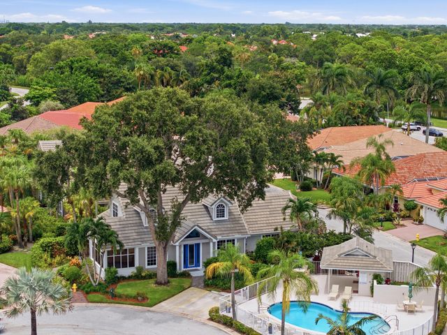 207 Woodsmuir Court, Palm Beach Gardens, FL 33418