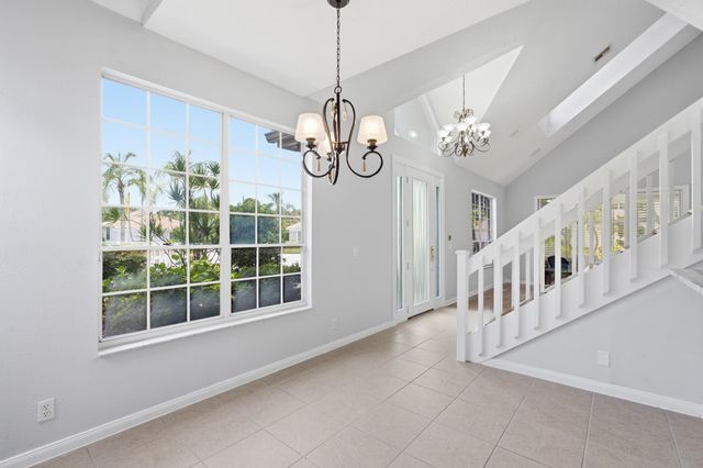 207 Woodsmuir Court, Palm Beach Gardens, FL 33418