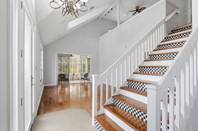 207 Woodsmuir Court, Palm Beach Gardens, FL 33418