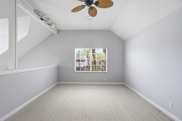 207 Woodsmuir Court, Palm Beach Gardens, FL 33418