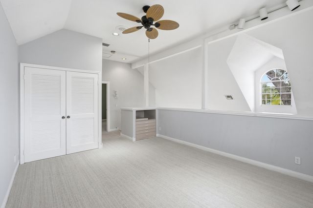 207 Woodsmuir Court, Palm Beach Gardens, FL 33418