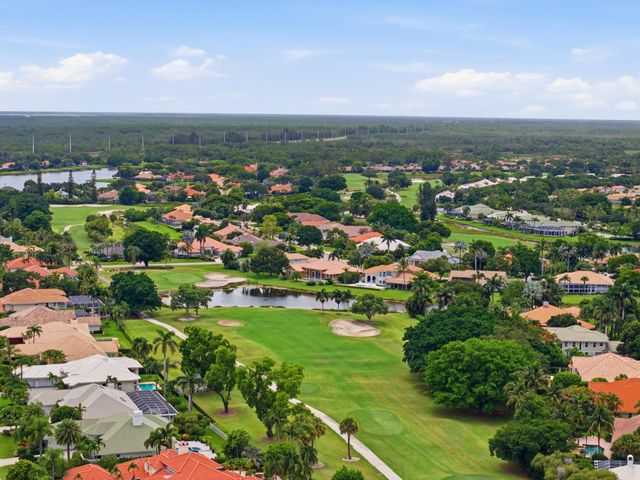 207 Woodsmuir Court, Palm Beach Gardens, FL 33418