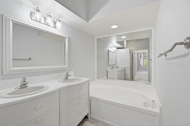 207 Woodsmuir Court, Palm Beach Gardens, FL 33418