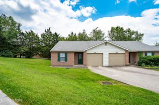 322 Hawthorne Oaks Way, Powell, TN 37849