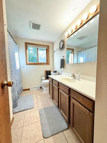 2829 SHELDON DRIVE, Oshkosh, WI 54942