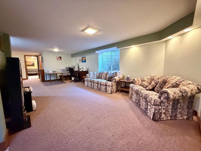 2829 SHELDON DRIVE, Oshkosh, WI 54942