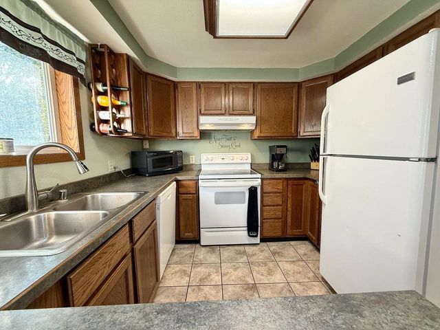 2829 SHELDON DRIVE, Oshkosh, WI 54942