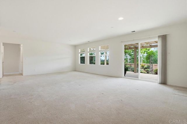 352 Tom McGuinness Jr Circle, Fallbrook, CA 92028
