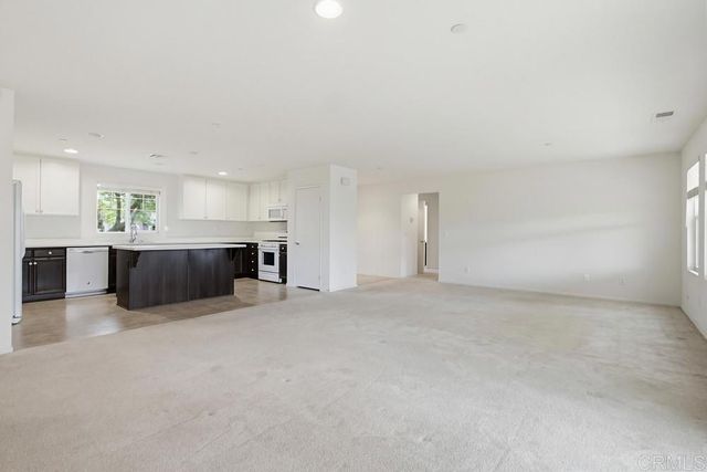 352 Tom McGuinness Jr Circle, Fallbrook, CA 92028