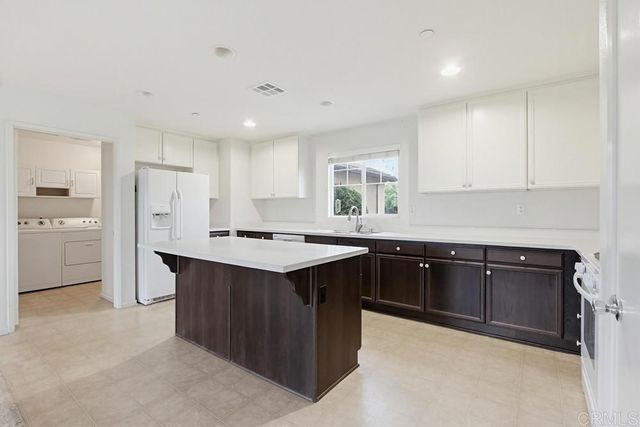 352 Tom McGuinness Jr Circle, Fallbrook, CA 92028