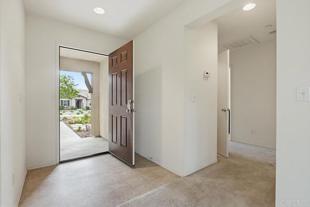 352 Tom McGuinness Jr Circle, Fallbrook, CA 92028