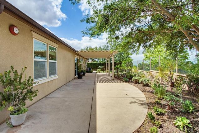 352 Tom McGuinness Jr Circle, Fallbrook, CA 92028