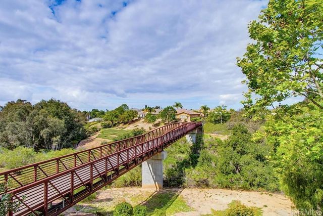 352 Tom McGuinness Jr Circle, Fallbrook, CA 92028