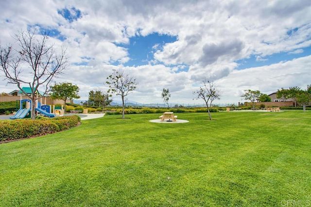 352 Tom McGuinness Jr Circle, Fallbrook, CA 92028