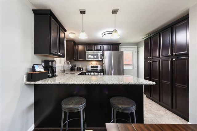 507 Rosewood Dr, Baldwin Boro, PA 15236