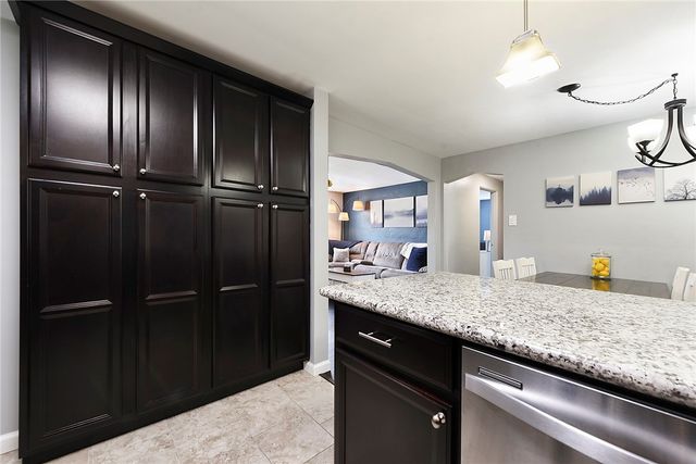 507 Rosewood Dr, Baldwin Boro, PA 15236