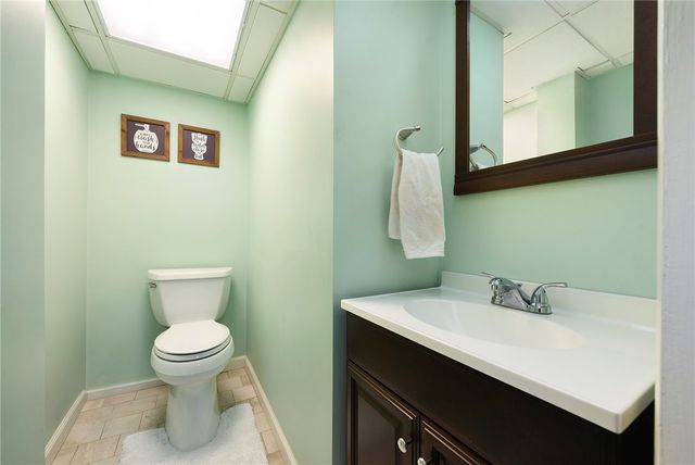 507 Rosewood Dr, Baldwin Boro, PA 15236