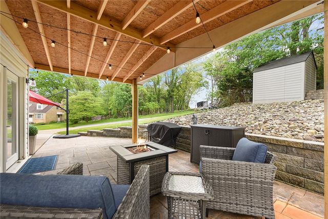 507 Rosewood Dr, Baldwin Boro, PA 15236