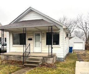 7535 Toepfer Road, Warren, MI 48091