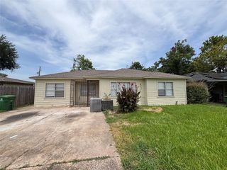 3521 Grassmere Street, Houston, TX 77051