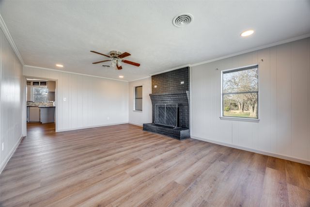 226 Glen Meadows Drive, Bonham, TX 75418