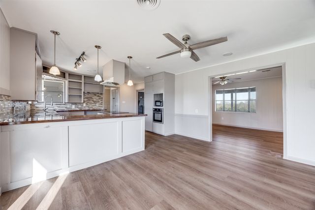 226 Glen Meadows Drive, Bonham, TX 75418