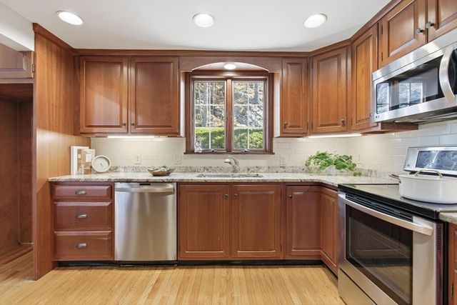 38 Morgan Avenue, Wakefield, MA 01880