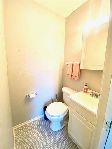 1816 Churchill Way, The Village, OK 73120