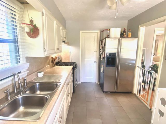 1816 Churchill Way, The Village, OK 73120